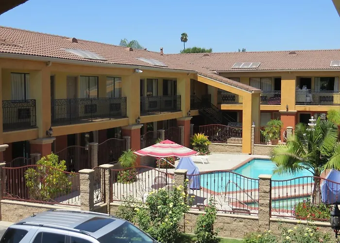 Azusa Inn