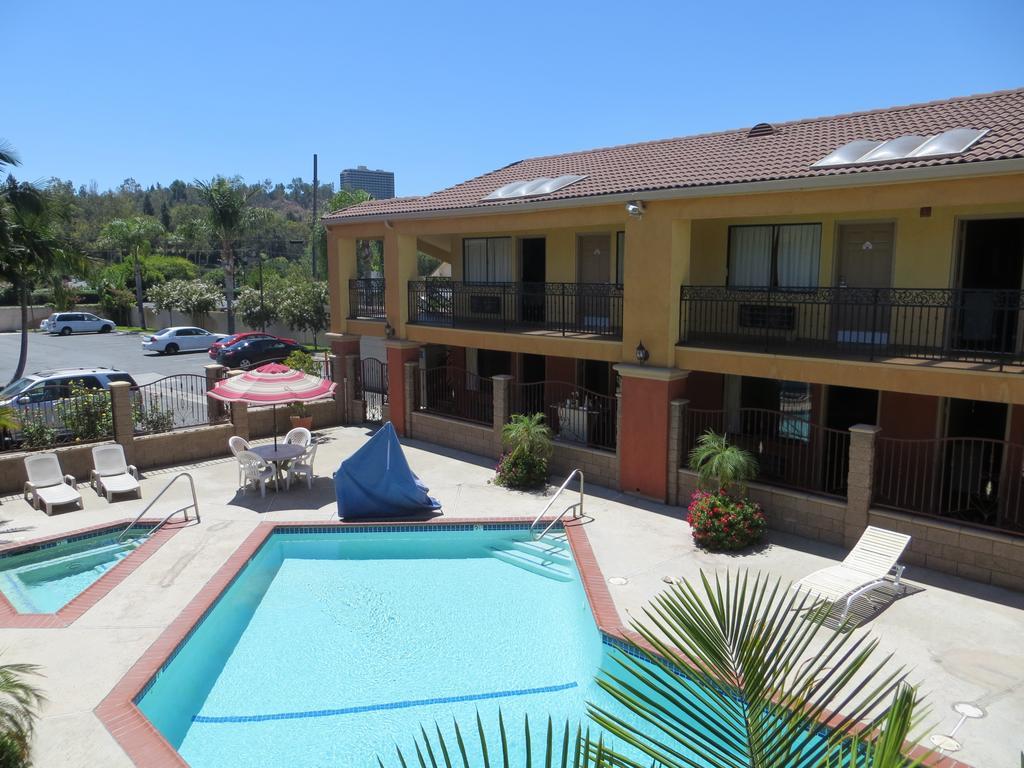 Motel Azusa 2*
