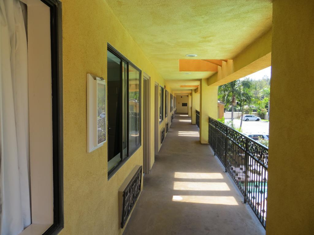 Motel Azusa 2*